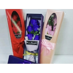 Подарочный набор для женщин на 8 Марта розы с мыльными лепестками с ароматом в подарочной коробке (арт.052224)