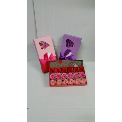 Подарочный набор для женщин на 8 Марта розы с мыльными лепестками с ароматом в подарочной коробке (арт.052223)